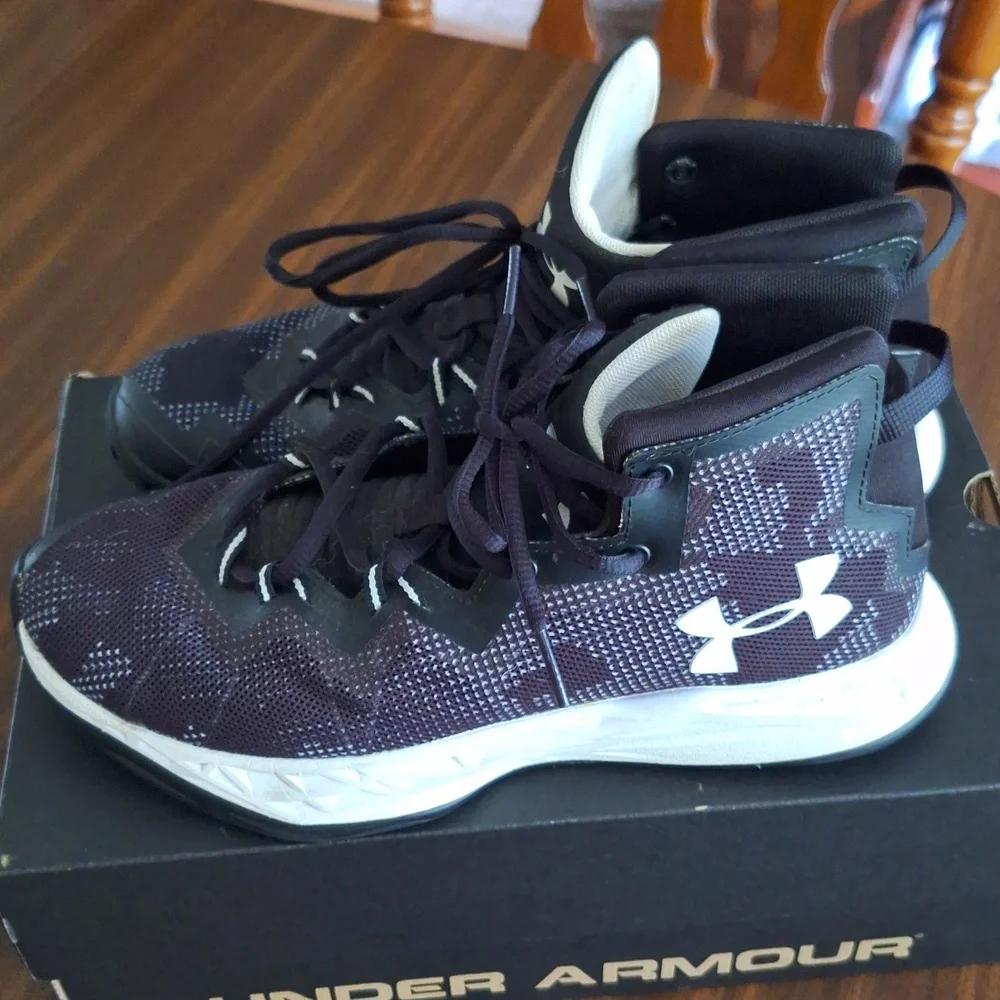 Under Armour Youth Athletic Shoes Y7